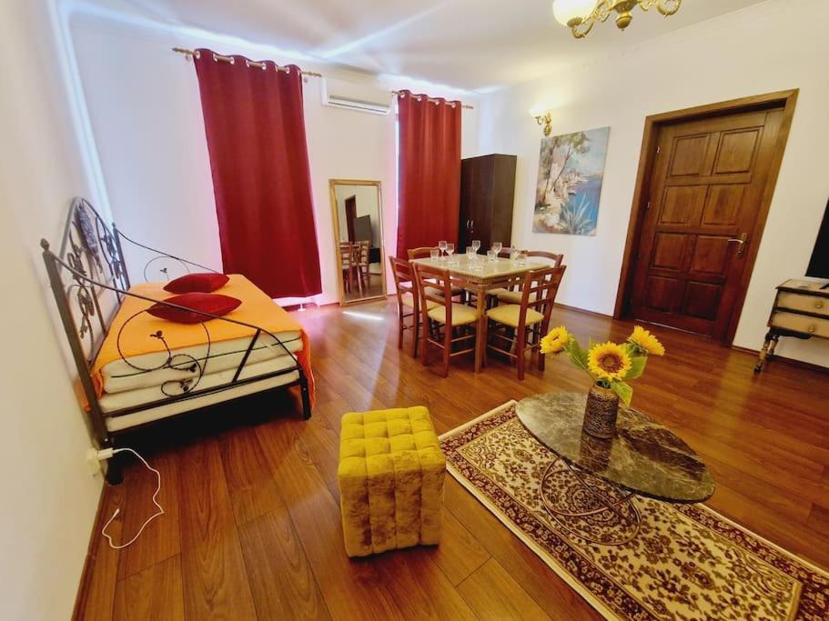 5* Royal House Near Unirii Square Vila Cluj-Napoca Exterior foto