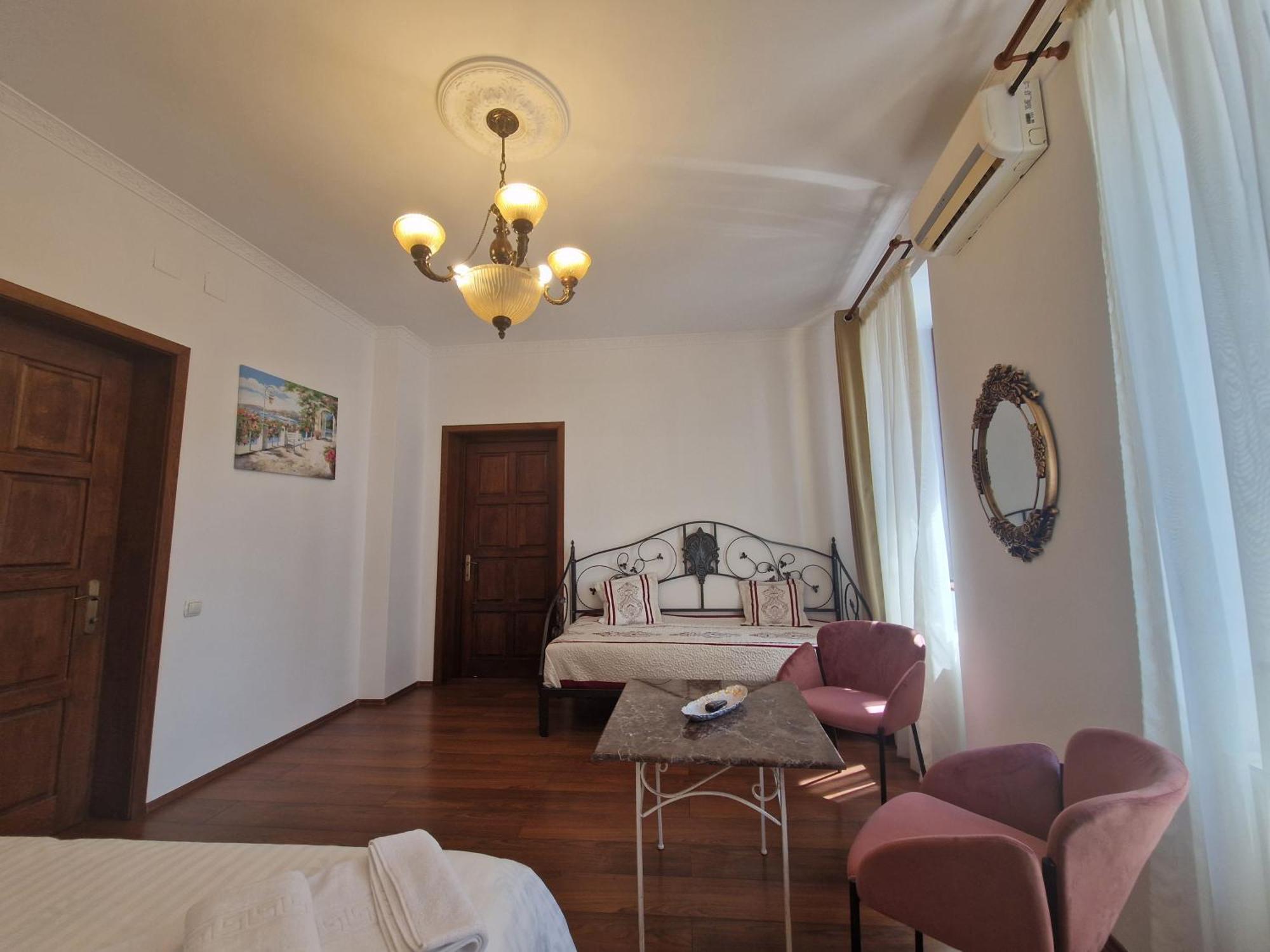5* Royal House Near Unirii Square Vila Cluj-Napoca Exterior foto